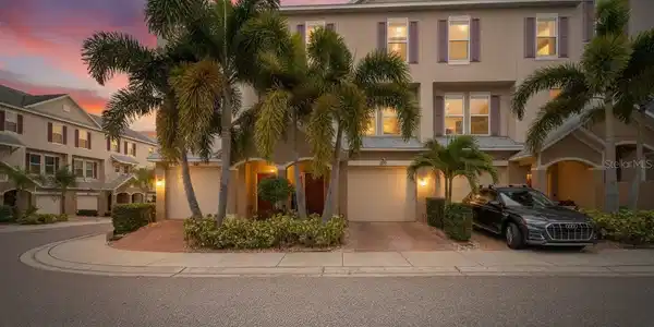 829 CALLISTA CAY LOOP