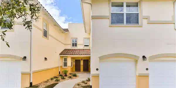 25 RIVERVIEW BEND N