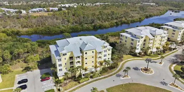 8571 AMBERJACK CIRCLE