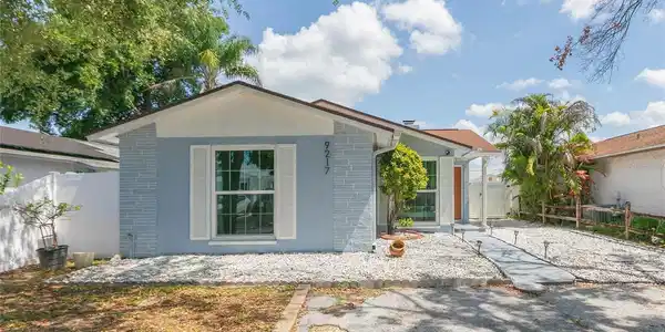 9217 SPY GLASS COURT