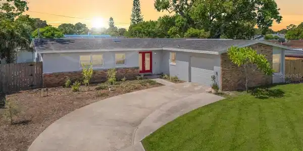 1605 BAHAMA STREET