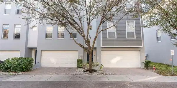4522 BAY SPRING COURT