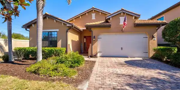 1098 BRADBERRY DRIVE