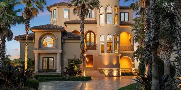 368 OCEAN CREST DRIVE