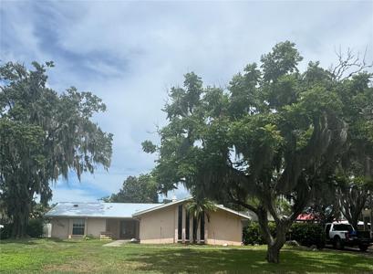 925 SW KINGS BAY DRIVE