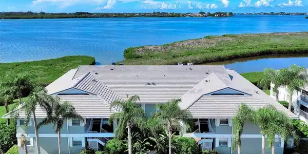 1211 EDGEWATER