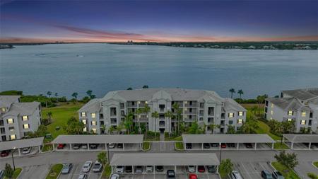 910 TIDEWATER SHORES LOOP