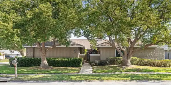 10077 LINDEN PLACE DRIVE