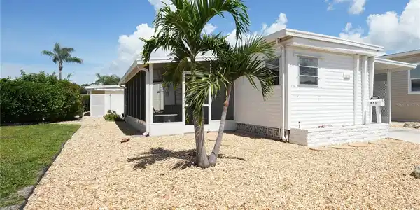 251 SOUTHWINDS DRIVE