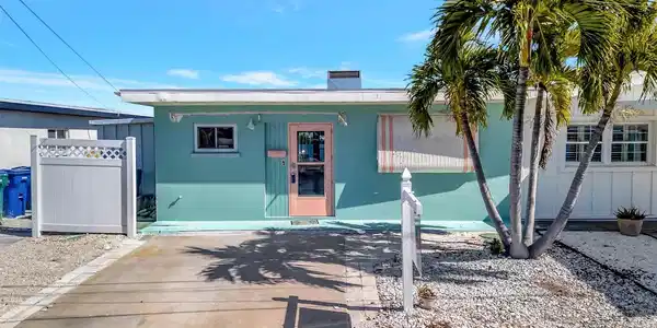 23 SEASIDE COURT