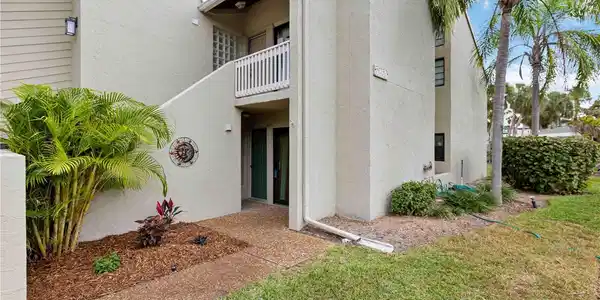 5260 GULF OF MEXICO DRIVE