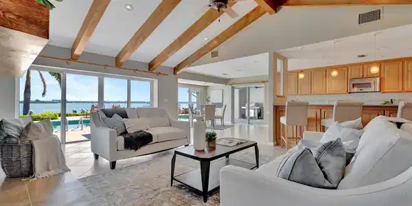 679 HARBOR ISLAND