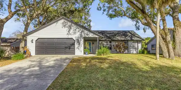 2711 PINE TREE DRIVE