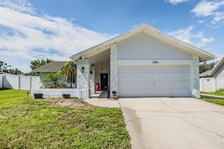 1304 CEDAR COURT