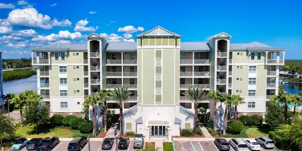 5 Riverwalk DRIVE