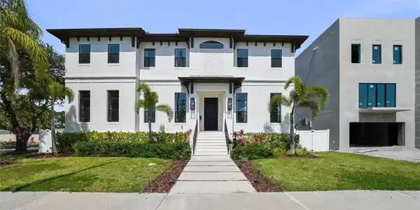 403 E DAVIS BOULEVARD