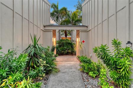 2208 BAHIA VISTA STREET