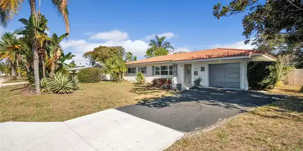 610 PALM AVENUE