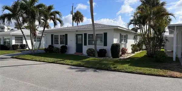 1977 BEACH ROAD