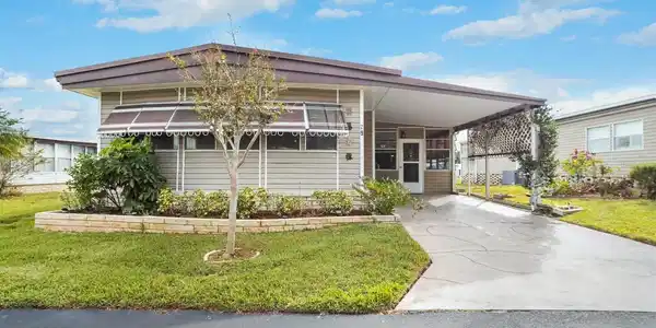 29 HONEYSUCKLE COURT