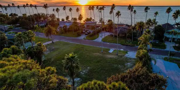 1645 SANTA BARBARA DRIVE