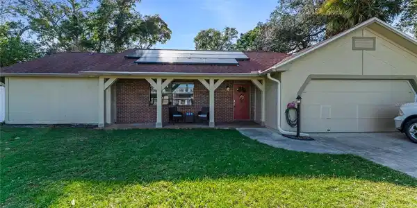 800 W RIVER OAK DRIVE
