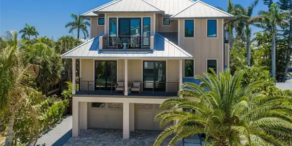 513 N BAY BOULEVARD