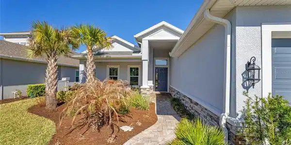 8 N LAKEWALK DRIVE