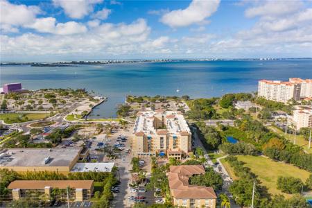 1064 N TAMIAMI TRAIL