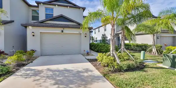 723 ROYAL EMPRESS DRIVE