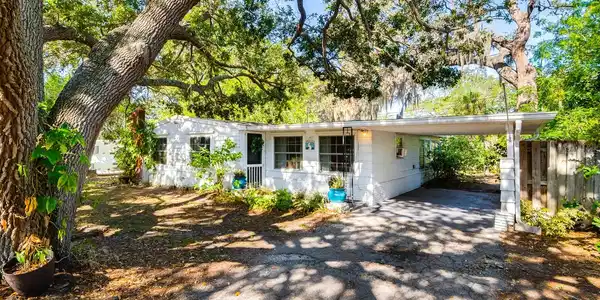 893 BROOKWOOD S