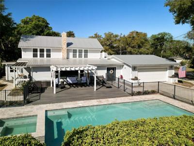 428 N RIVERSIDE DRIVE