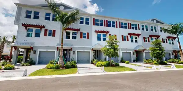1624 COMPASS POINTE COURT