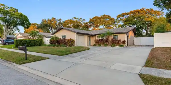 8139 129TH LANE N
