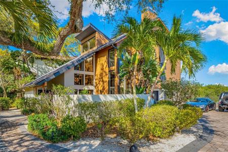 5236 SIESTA COVE