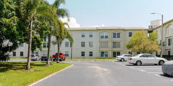 2700 BAYSHORE BOULEVARD