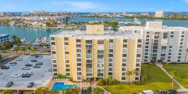 830 S GULFVIEW BLVD