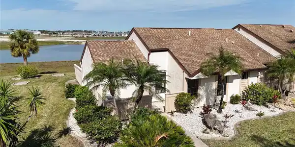 5688 MASHIE CIRCLE