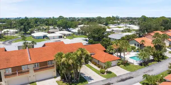 817 SORRENTO PLACE