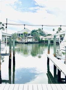 300 VENETIAN DRIVE