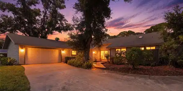 881 PINTO CIRCLE