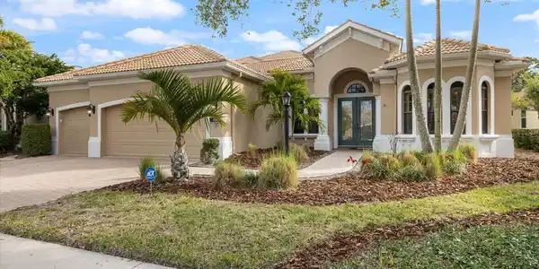 616 CRANE PRAIRIE WAY