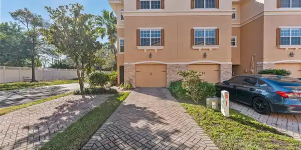 5034 BLUE RUNNER COURT