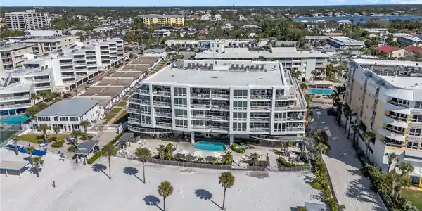 1035 SEASIDE DRIVE