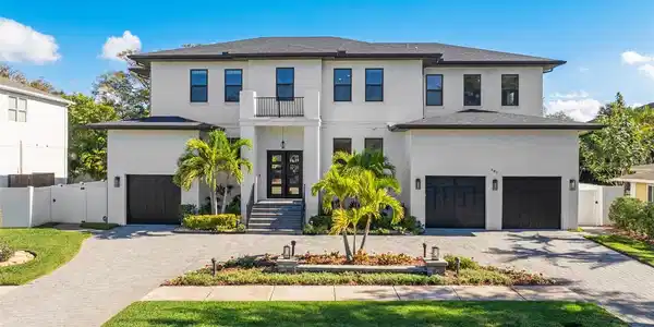 481 W DAVIS BOULEVARD