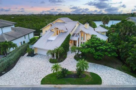 5330 SIESTA COVE DRIVE