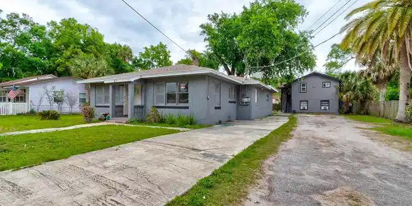633 BYRON AVENUE
