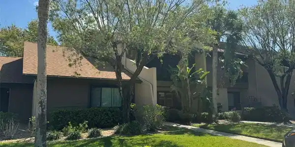 950 SUNRIDGE DRIVE