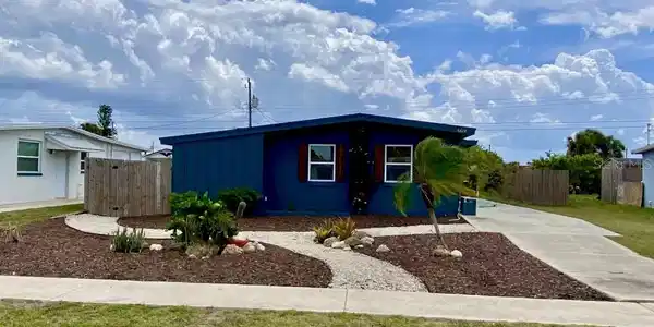 8819 AERO AVENUE