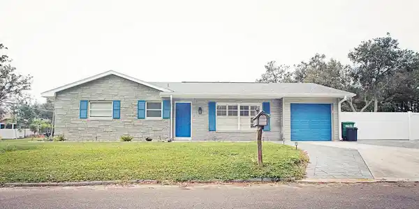 302 N LAUBER WAY